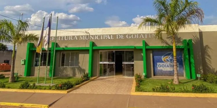 MPTO investiga pagamento de R$ 240 mil em diárias à esposa e irmã de ex-prefeito cassado de Goiatins