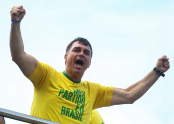 Flávio Bolsonaro tem visita a Palmas confirmada para 20 de outubro em ato de apoio a Dorinha